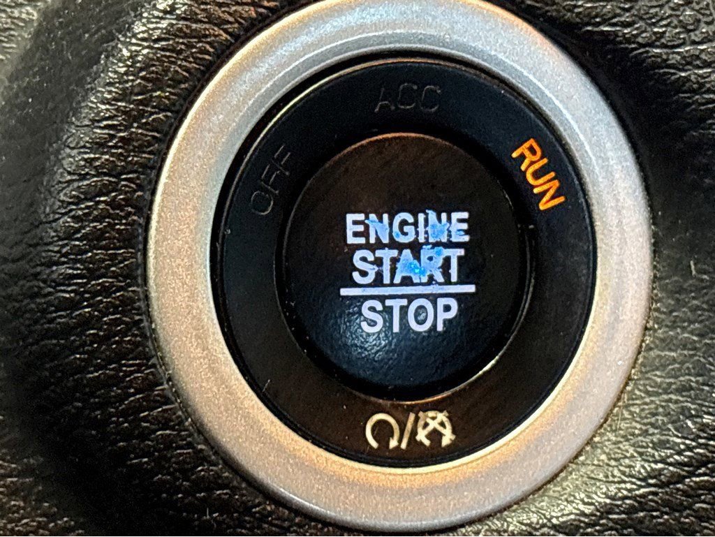 Used 2020 Dodge Journey SE w/ Blacktop Package FWD image 6