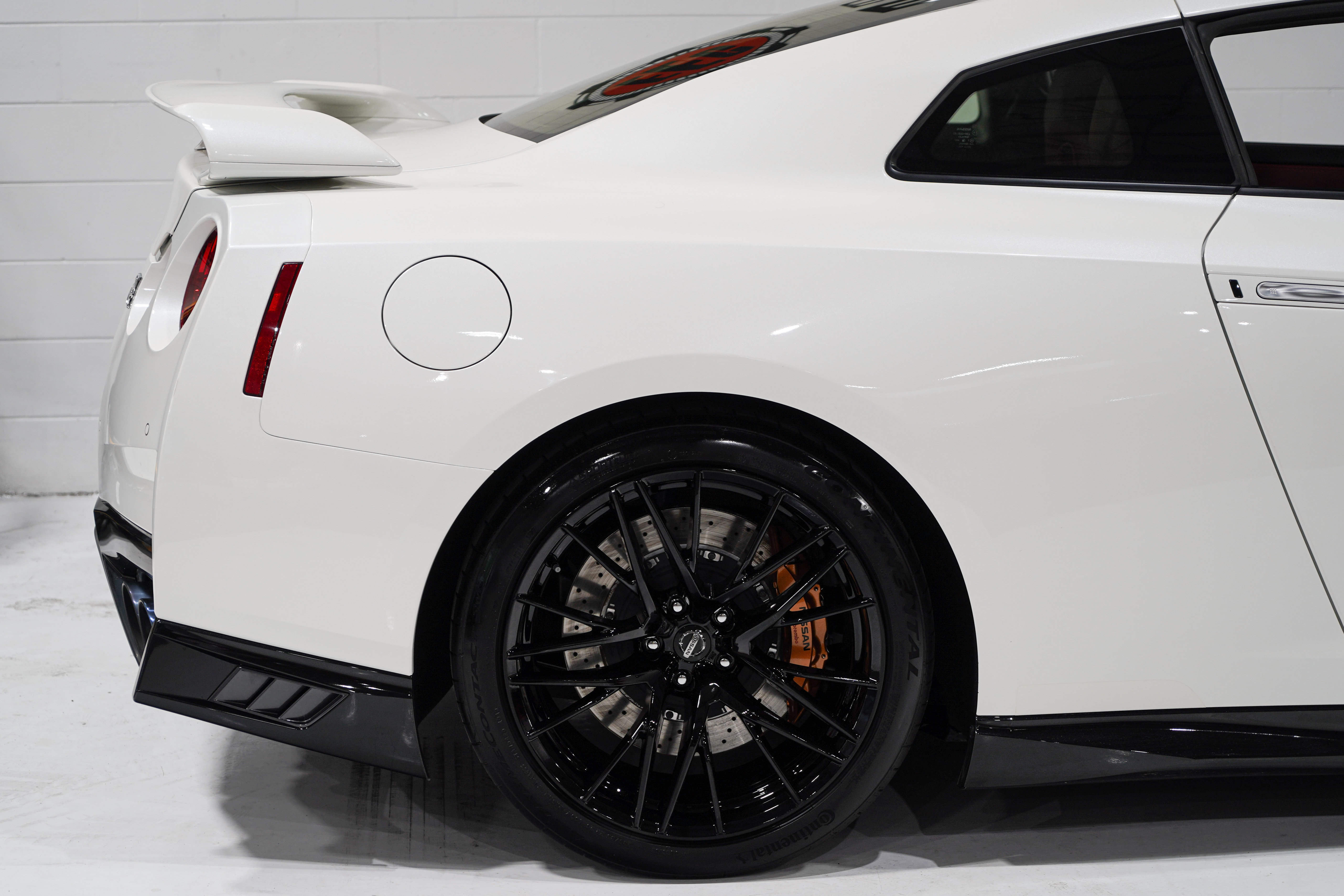 Used 2021 Nissan GT-R Premium AWD/4WD image 21