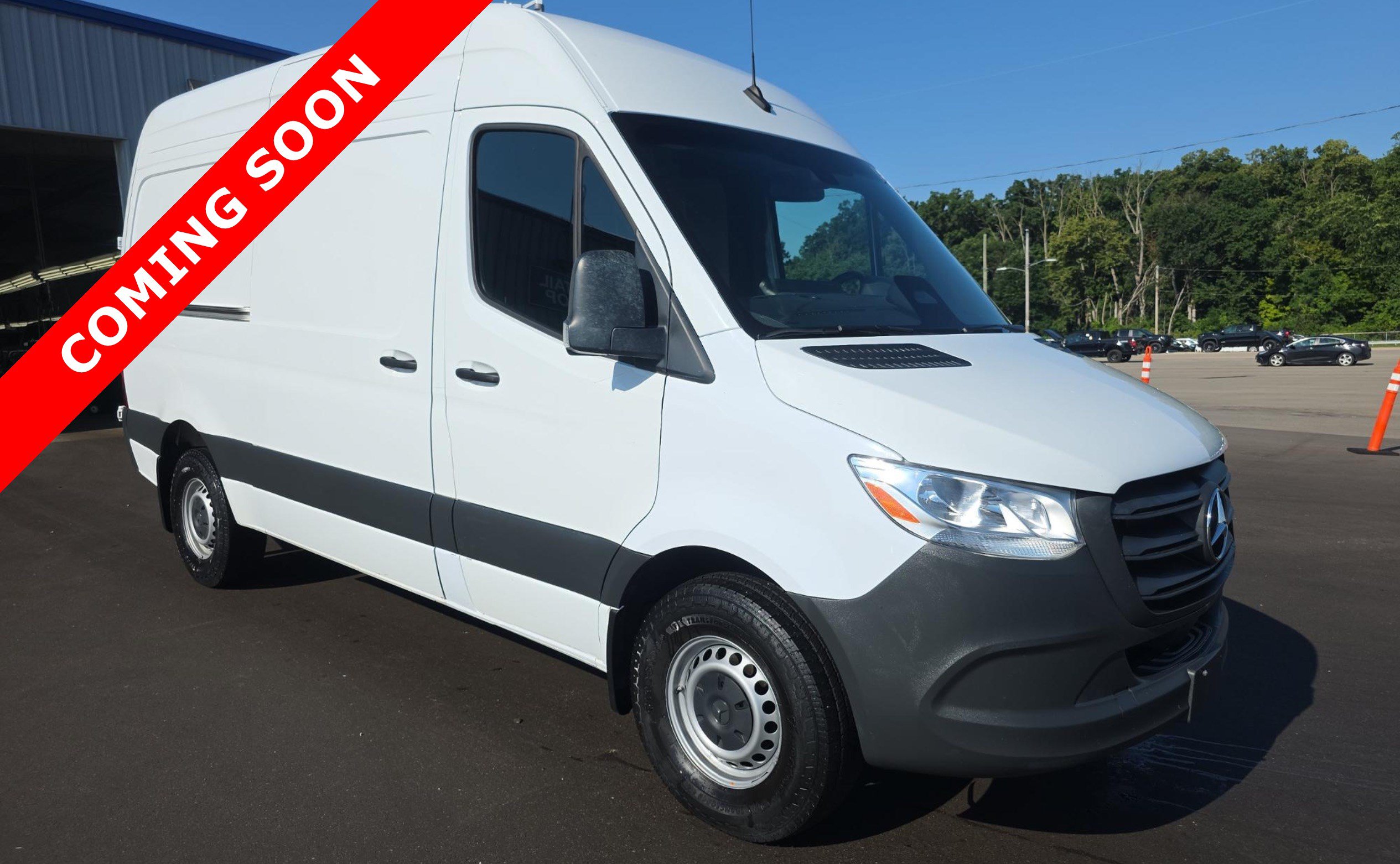 Used 2025 Mercedes-Benz Sprinter 2500 image 3