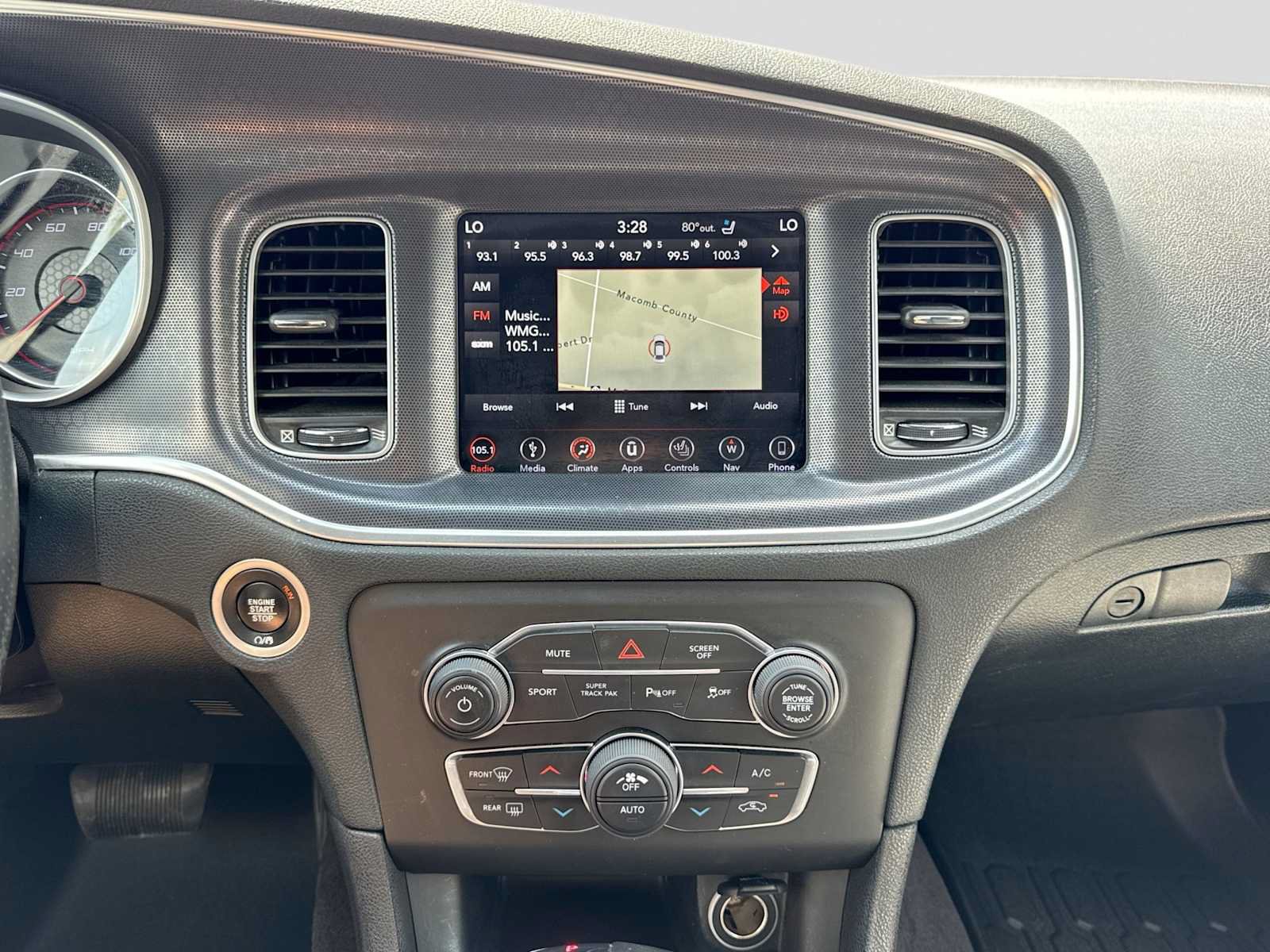 Used 2018 Dodge Charger GT AWD/4WD image 27