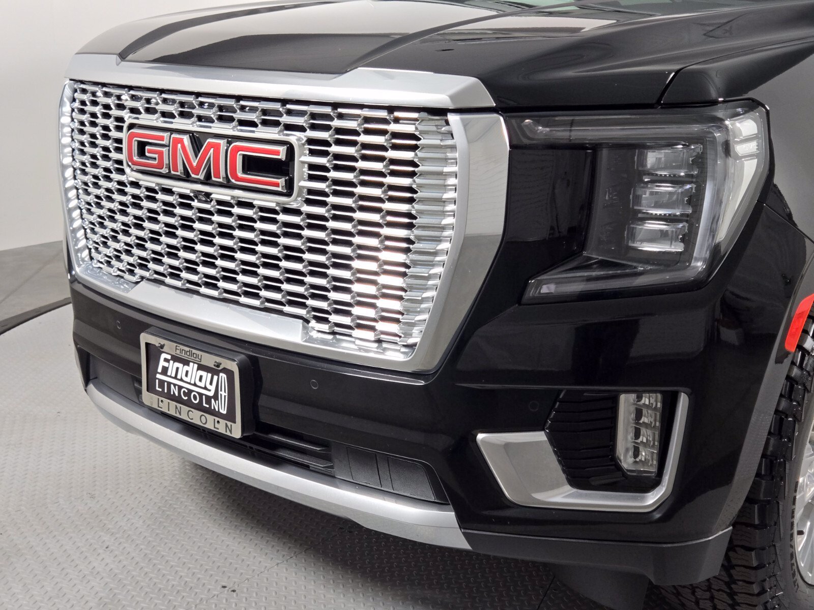 Used 2023 GMC Yukon Denali AWD/4WD image 8