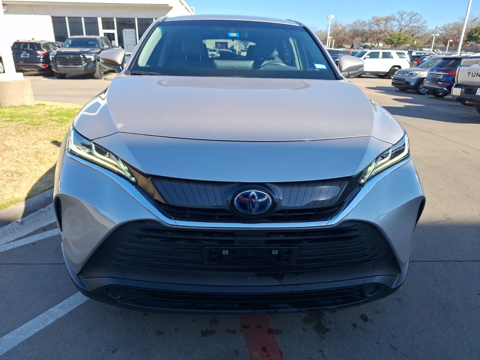 Used 2023 Toyota Venza LE image 9