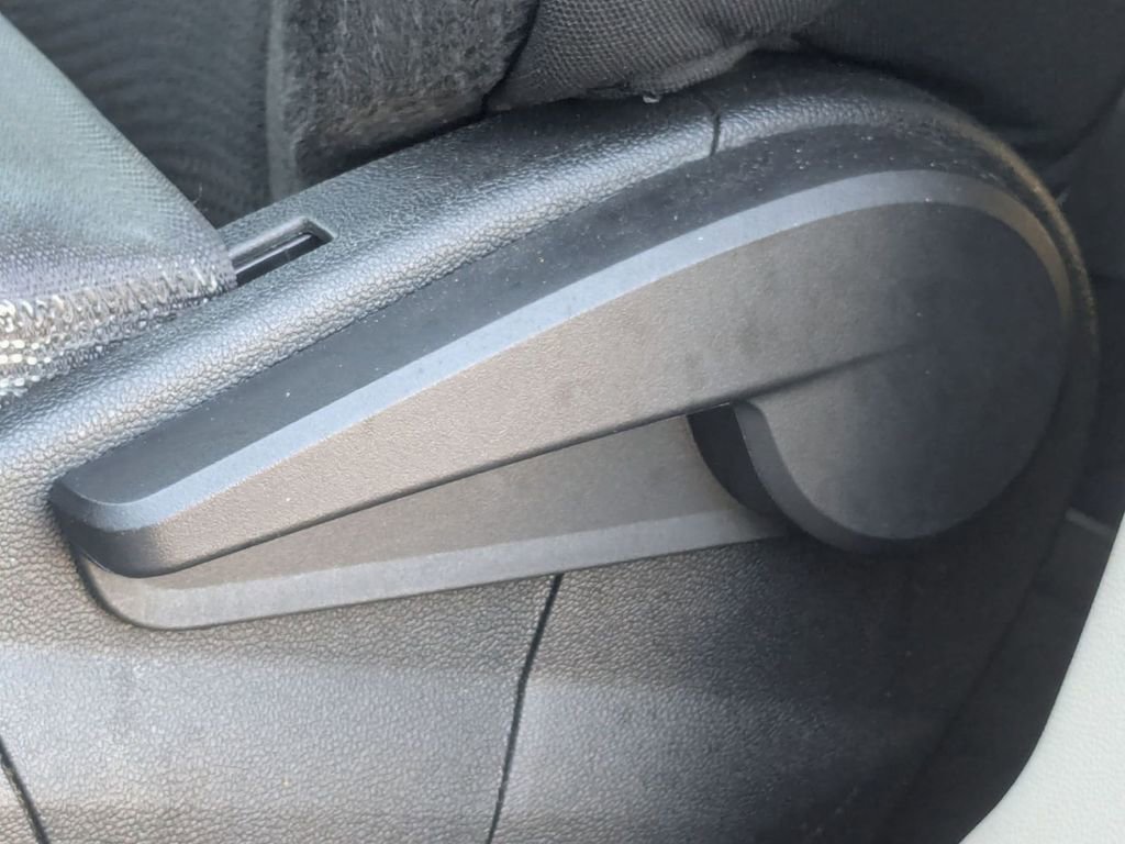 Used 2020 Dodge Grand Caravan SE image 18