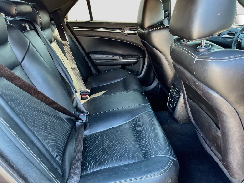 Used 2023 Chrysler 300 S w/ Comfort Group RWD image 29