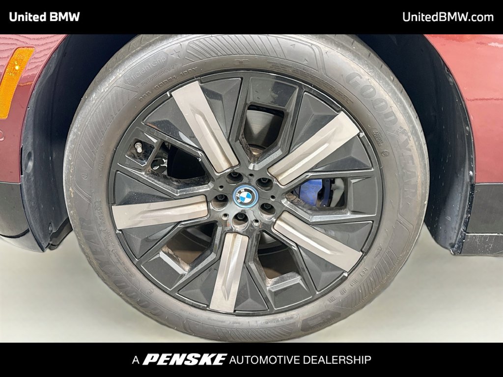 Certified 2024 BMW iX xDrive50 w/ Premium Package AWD/4WD image 9