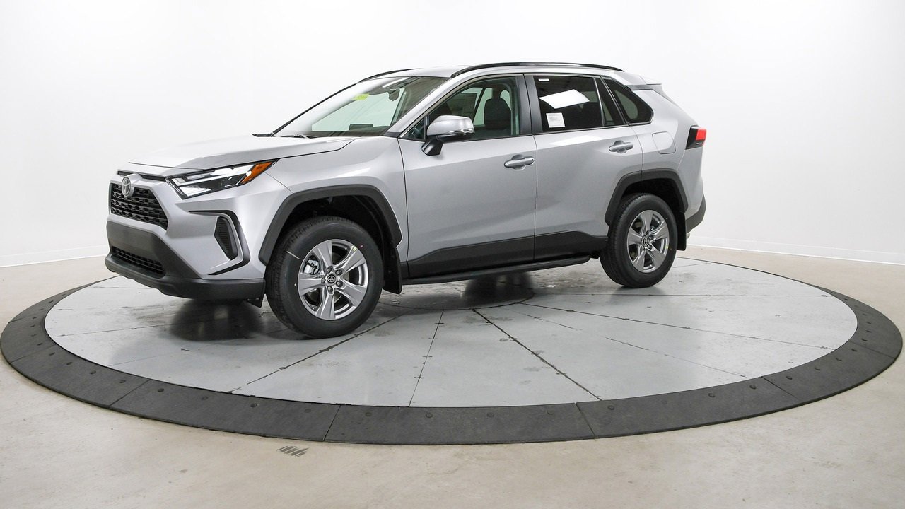 New 2025 Toyota RAV4 XLE image 13