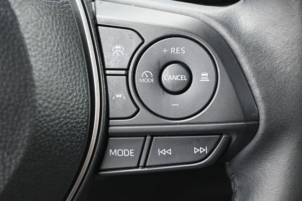 Certified 2025 Toyota Corolla Cross XLE AWD/4WD image 17