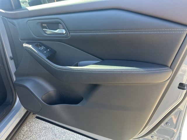 Used 2022 Nissan Rogue SL image 5