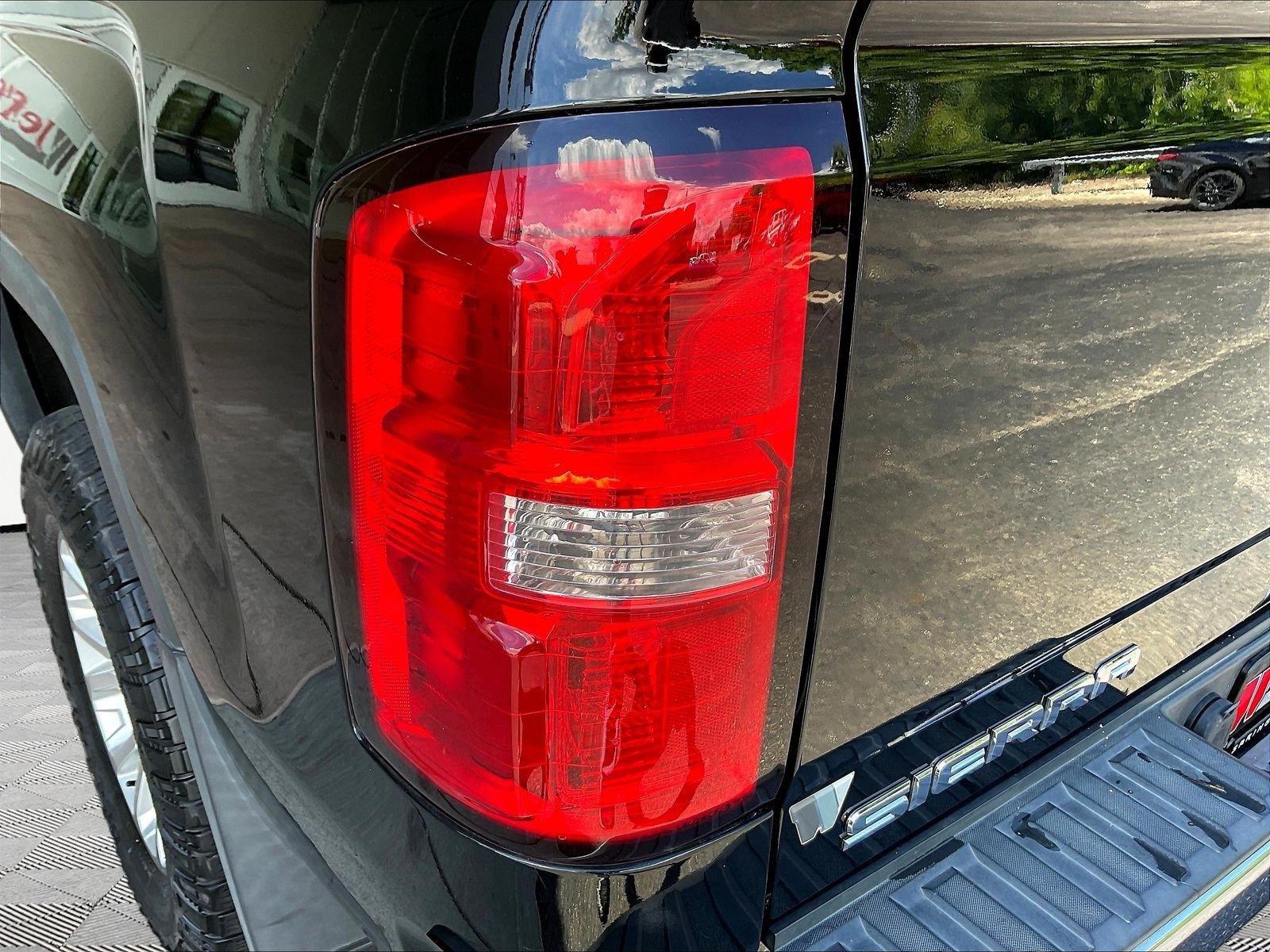 Used 2015 GMC Sierra 1500 SLE w/ SLE Value Package AWD/4WD image 24