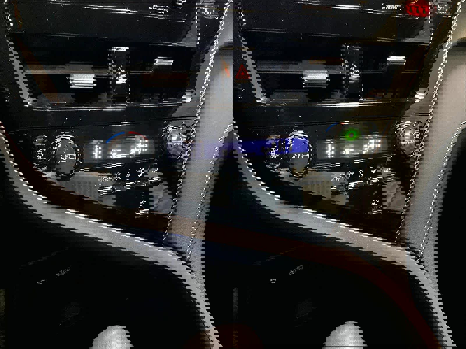 Used 2024 Toyota Camry SE image 26