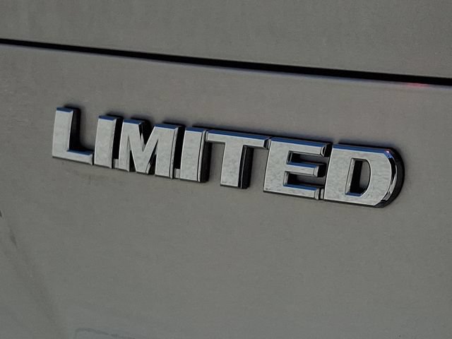 Used 2024 Toyota Venza Limited AWD/4WD image 31