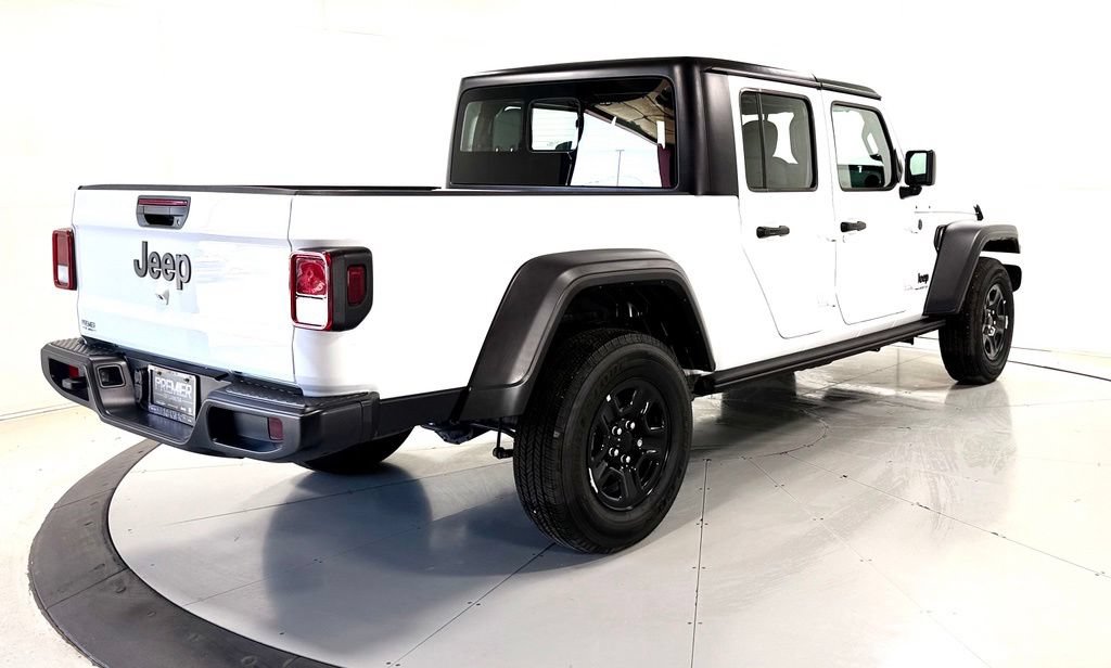 Used 2025 Jeep Gladiator Sport AWD/4WD image 4
