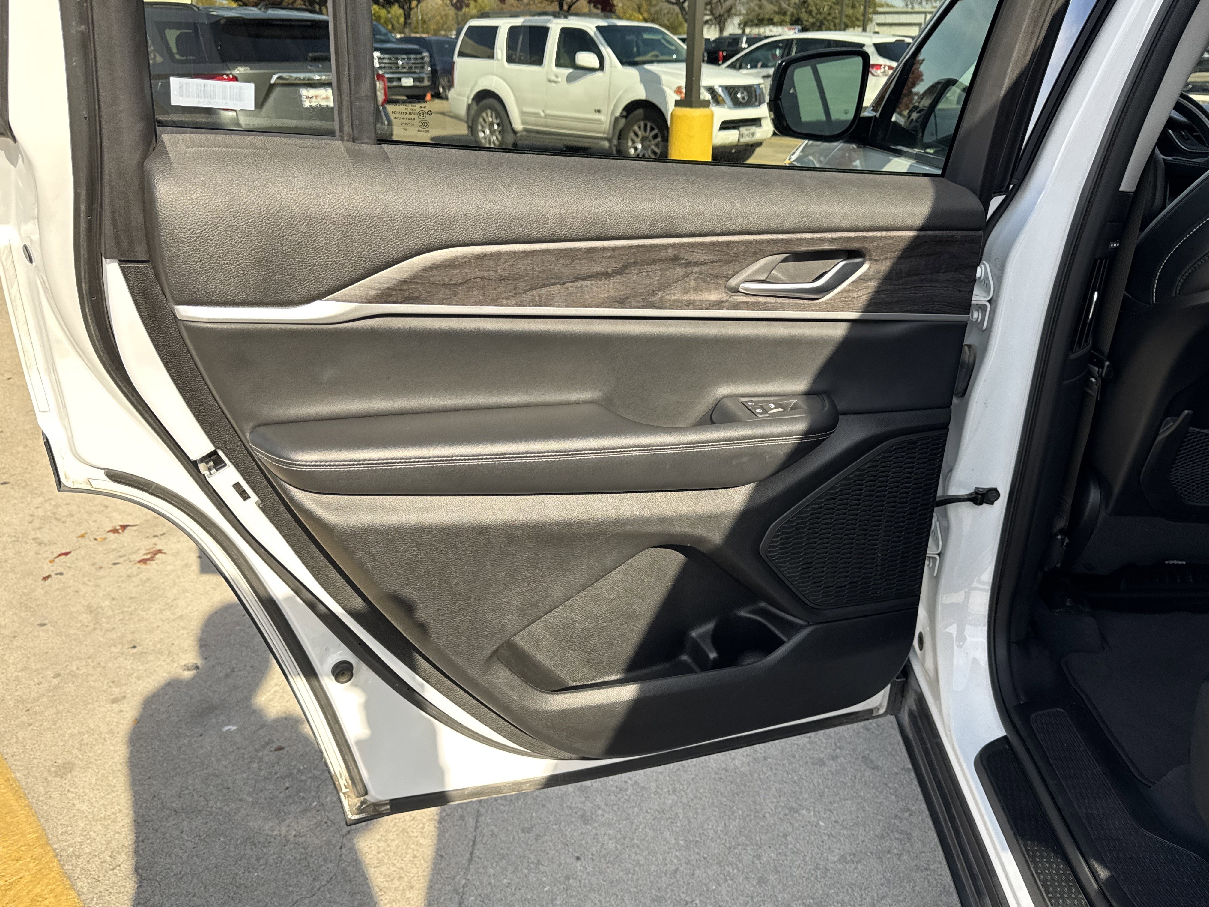 Used 2023 Jeep Grand Cherokee L Limited image 15