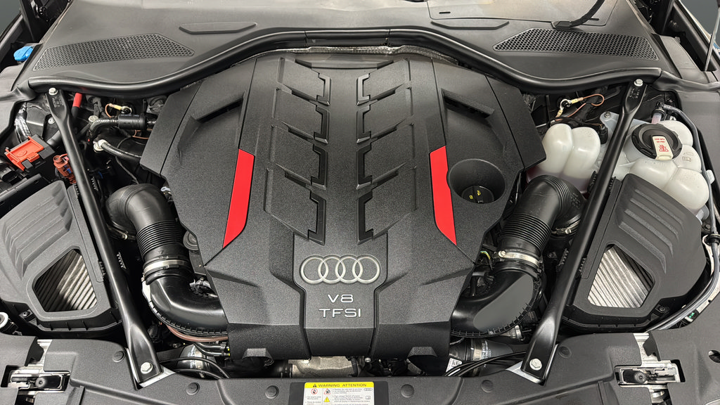 Used 2024 Audi S8 w/ S8 Comfort Plus Package AWD/4WD image 30