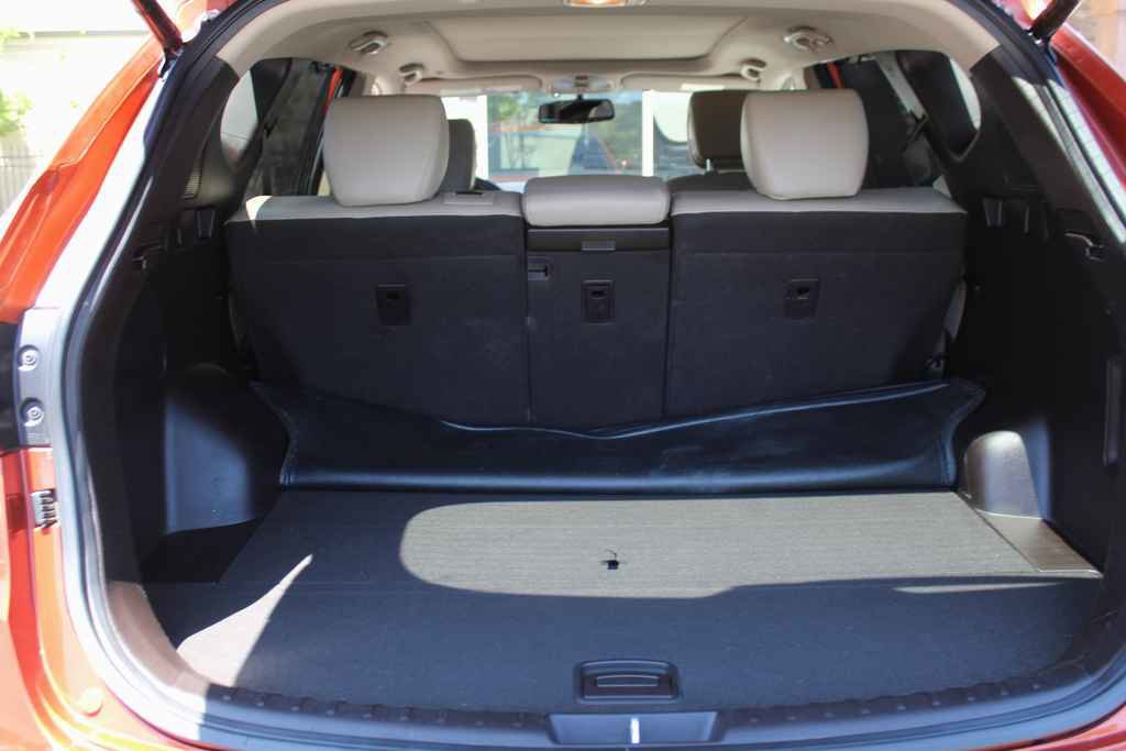 Used 2015 Hyundai Santa Fe Sport 2.0T w/ Option Group 05 FWD image 8