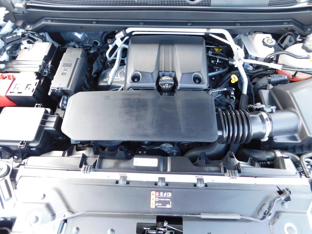 Used 2025 Chevrolet Colorado Trail Boss AWD/4WD image 36