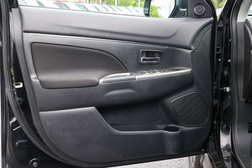 Used 2019 Mitsubishi Outlander Sport SE FWD image 4