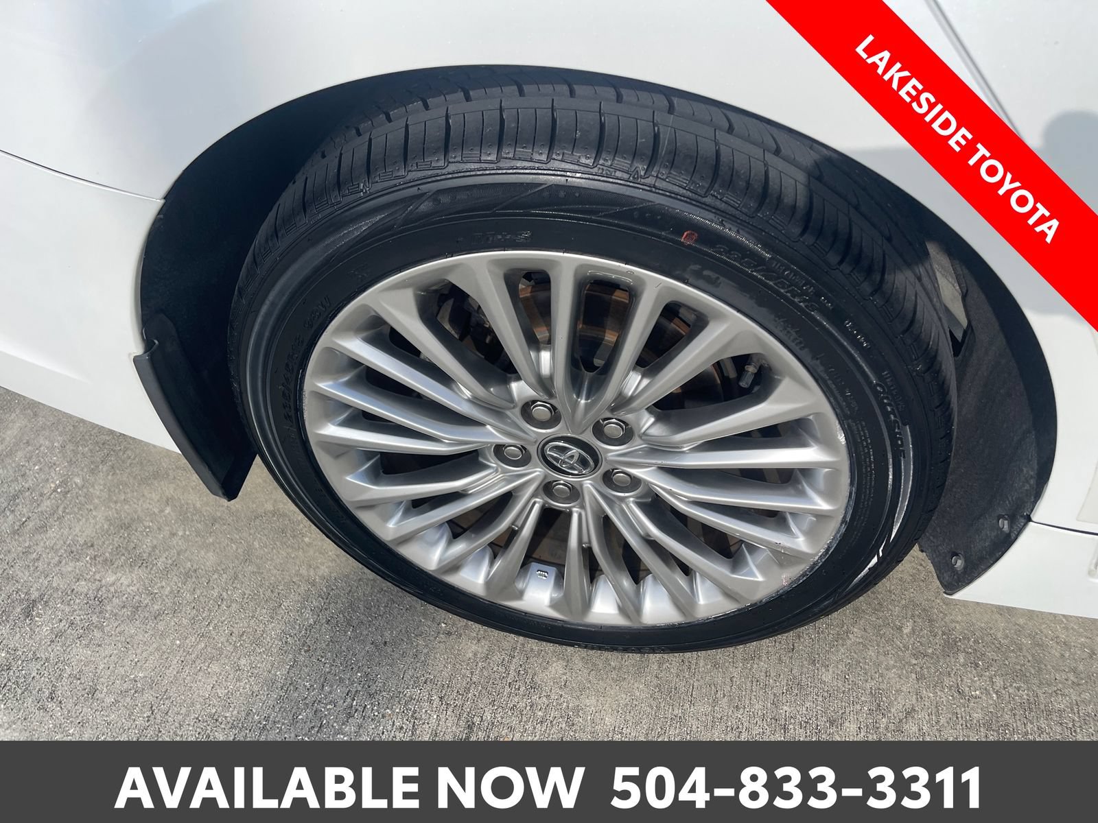 Used 2020 Toyota Avalon Limited FWD image 11