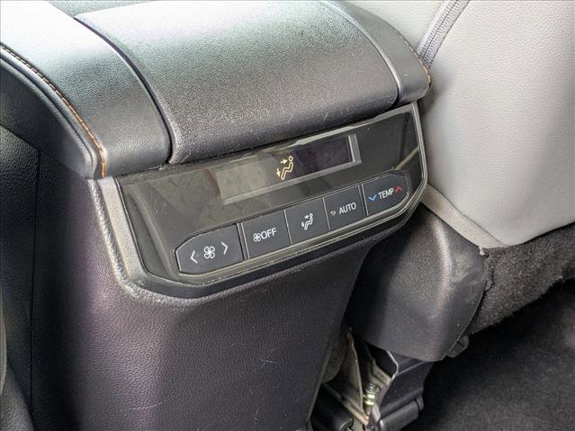 Used 2023 Toyota Highlander Bronze Edition FWD image 17