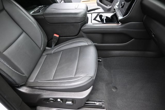 Used 2025 GMC Yukon XL Denali AWD/4WD image 26