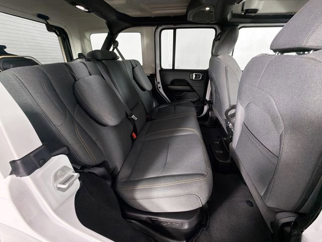 Used 2025 Jeep Wrangler Unlimited Sahara image 26