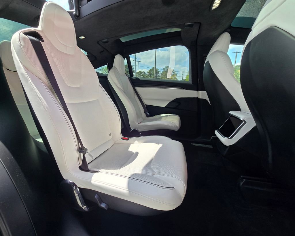 Used 2022 Tesla Model X Plaid image 26