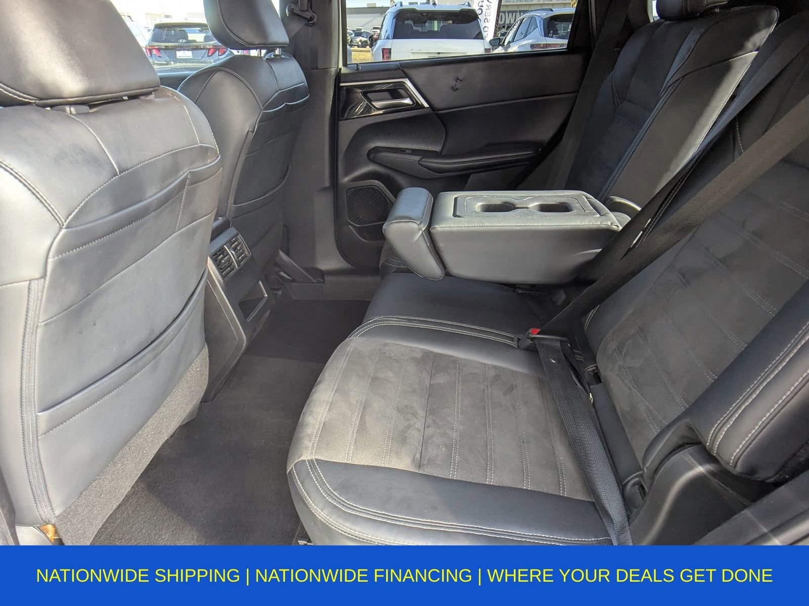 Used 2023 Mitsubishi Outlander SE image 14