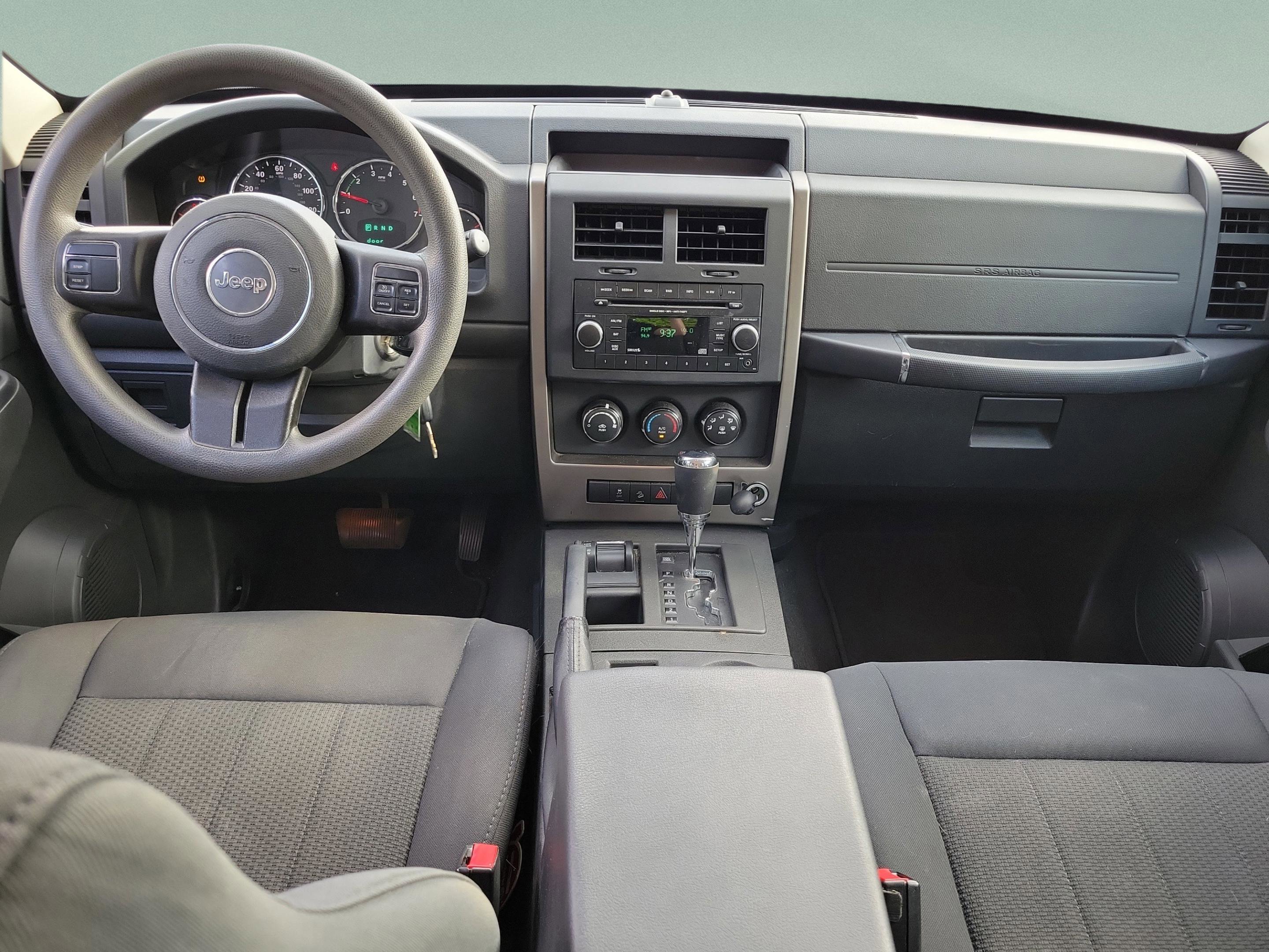 Used 2012 Jeep Liberty Sport AWD/4WD image 10