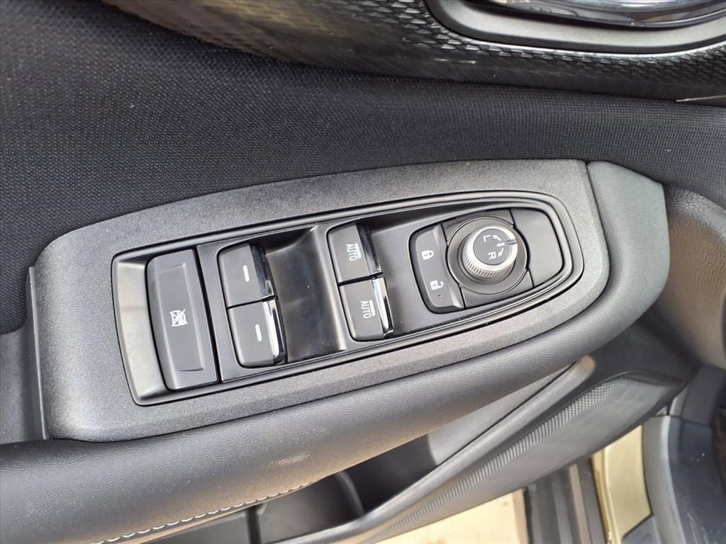 Used 2025 Subaru Outback Premium image 8