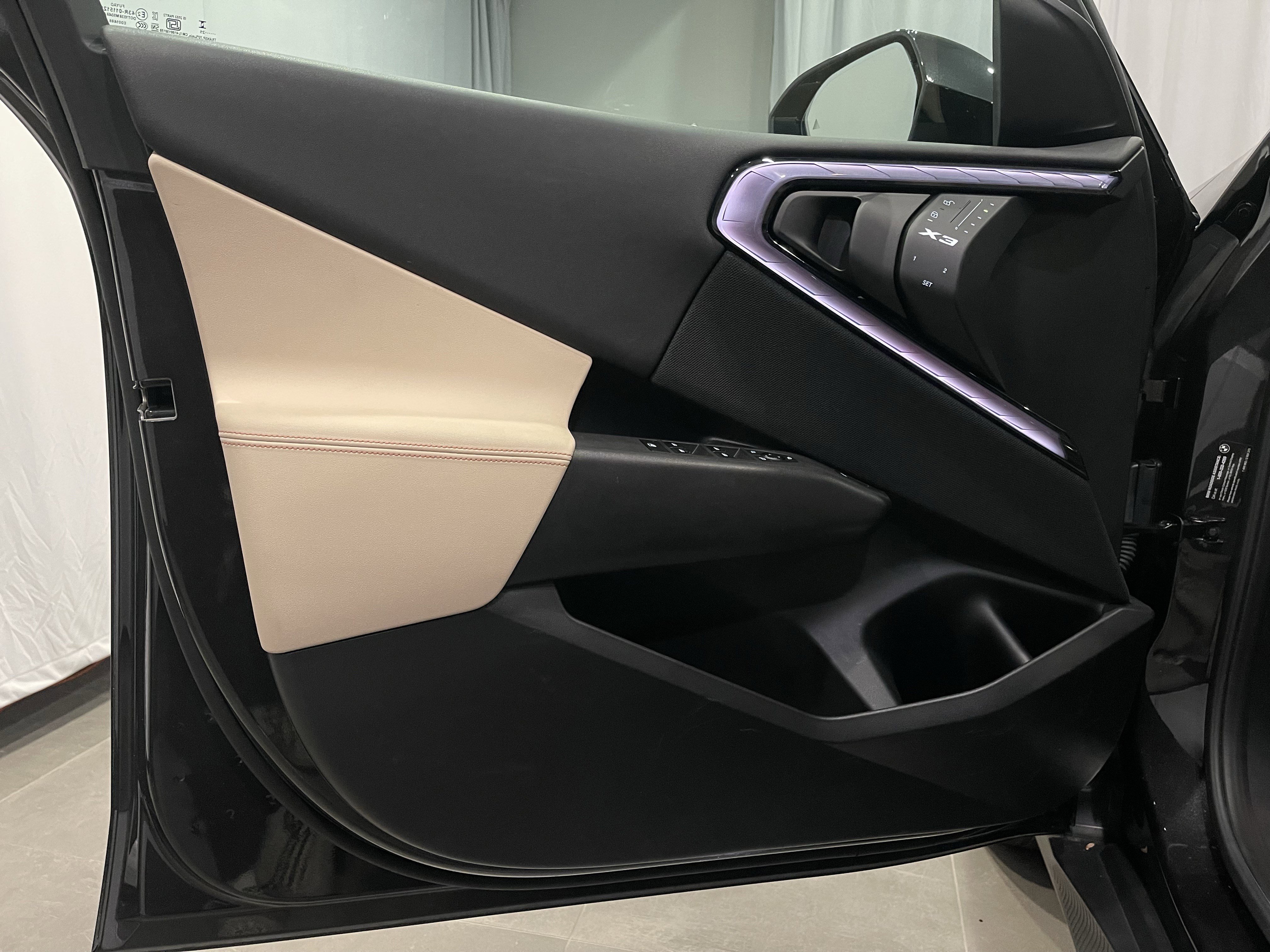 Used 2025 BMW X3 xDrive30i w/ Convenience Package image 12