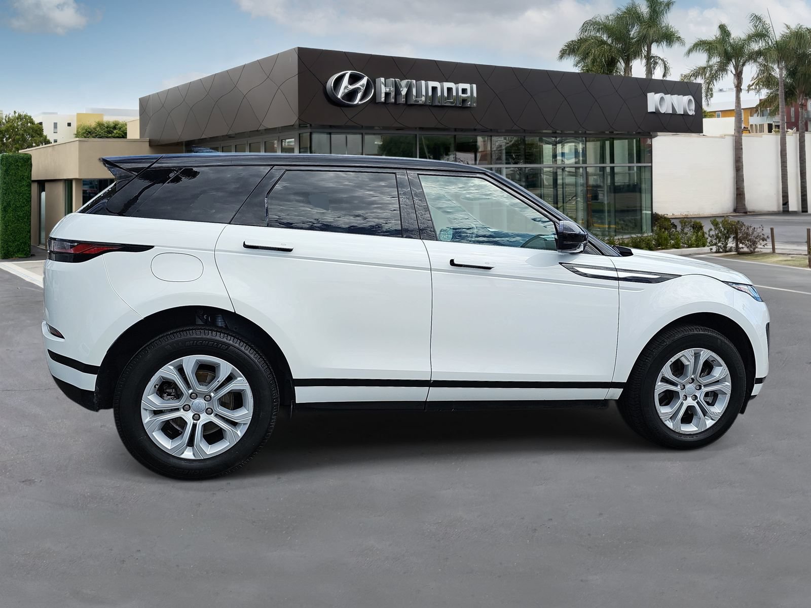 Used 2020 Land Rover Range Rover Evoque S AWD/4WD image 2