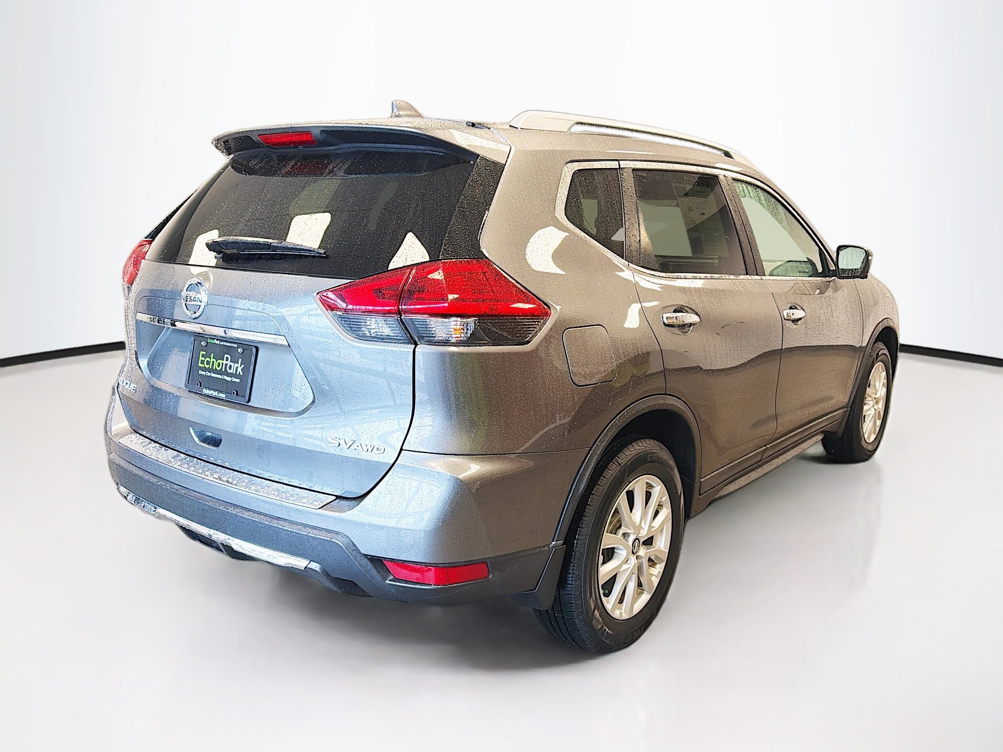 Used 2017 Nissan Rogue SV w/ Sun & Sound Touring Package AWD/4WD image 9