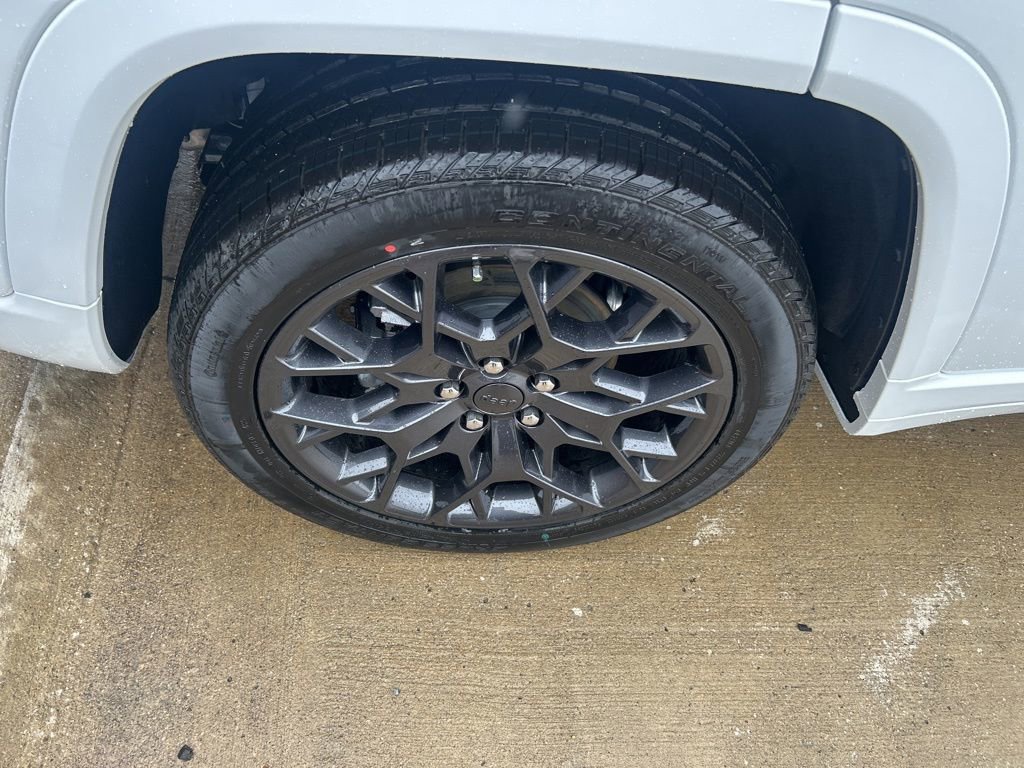 New 2025 Jeep Grand Cherokee Summit image 26