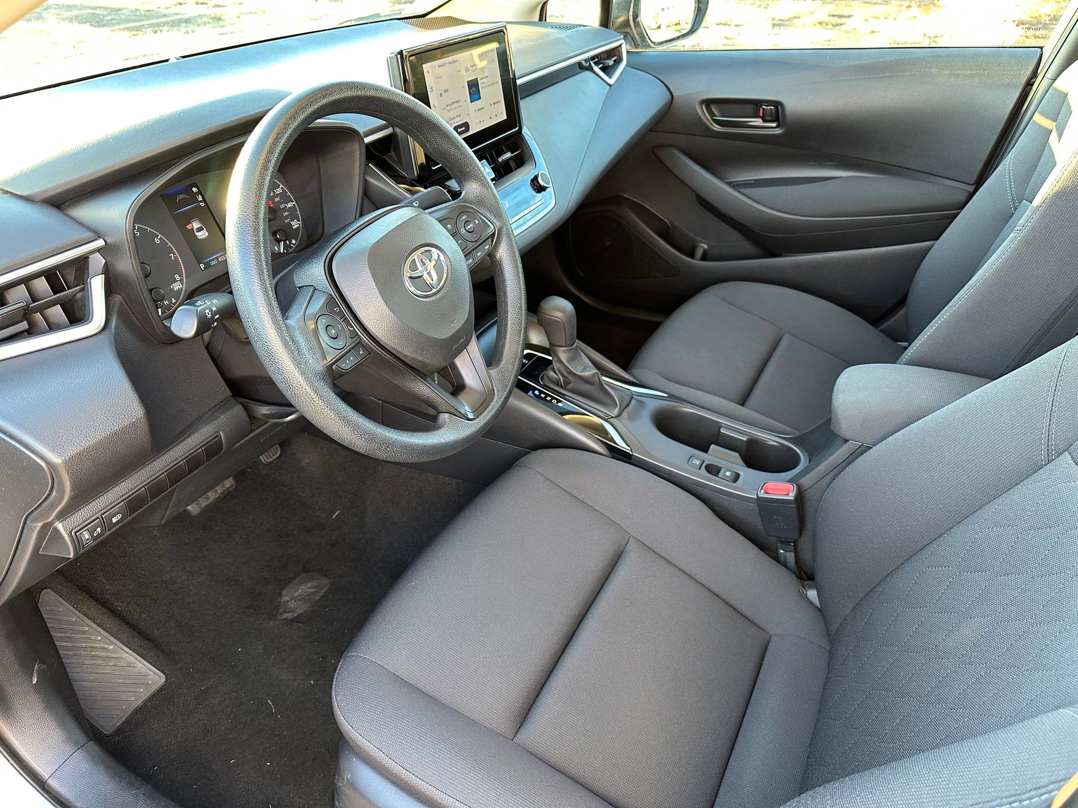 Used 2024 Toyota Corolla LE image 4