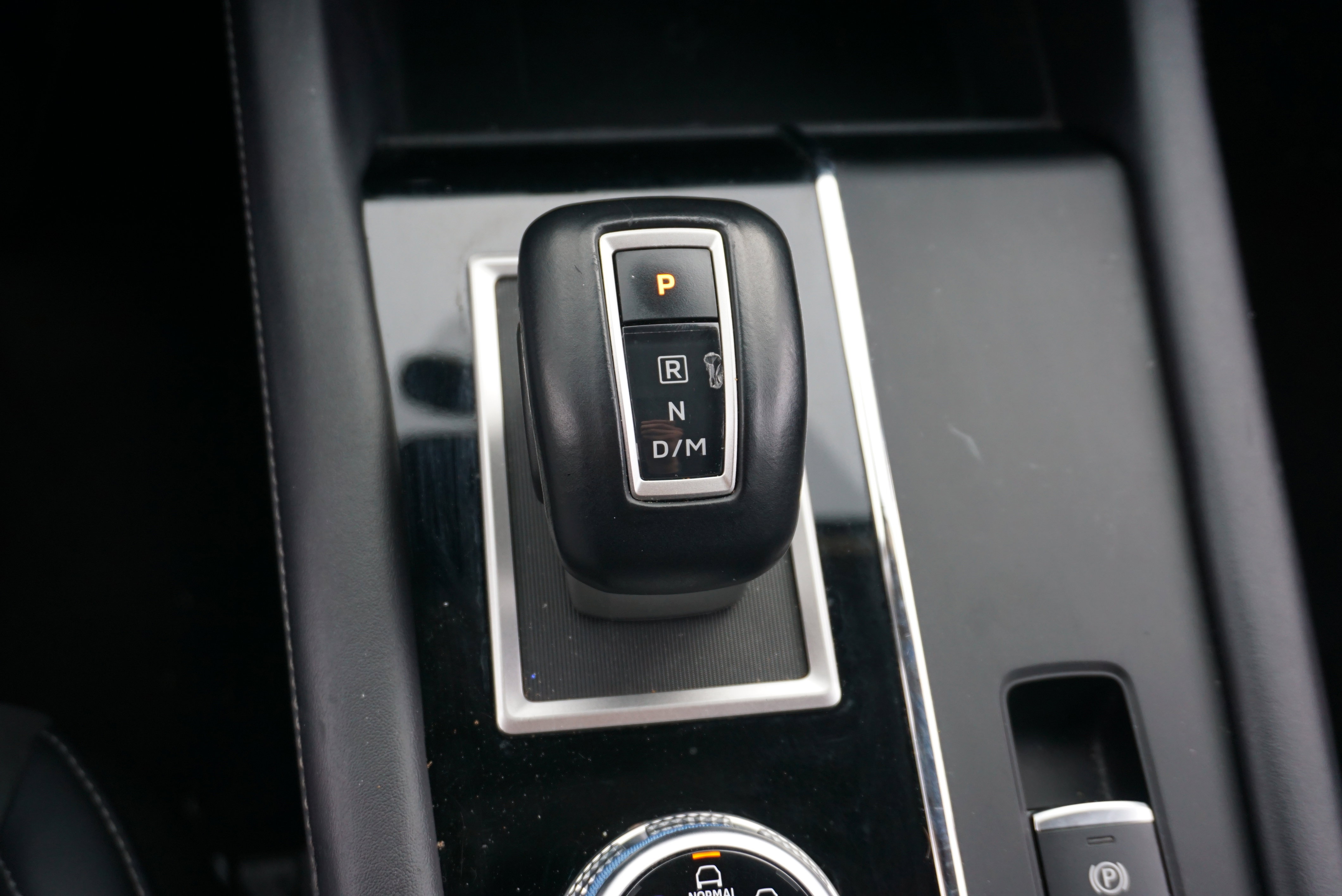 Used 2024 Mitsubishi Outlander SE image 10