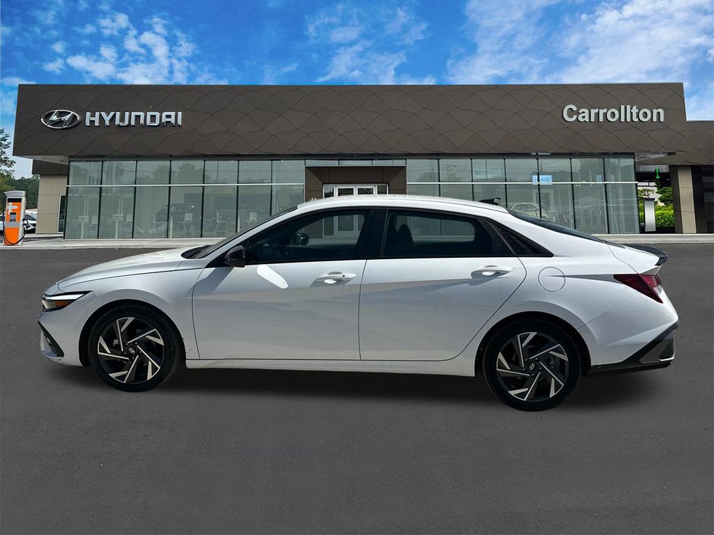 Certified 2025 Hyundai Elantra Sport FWD image 8
