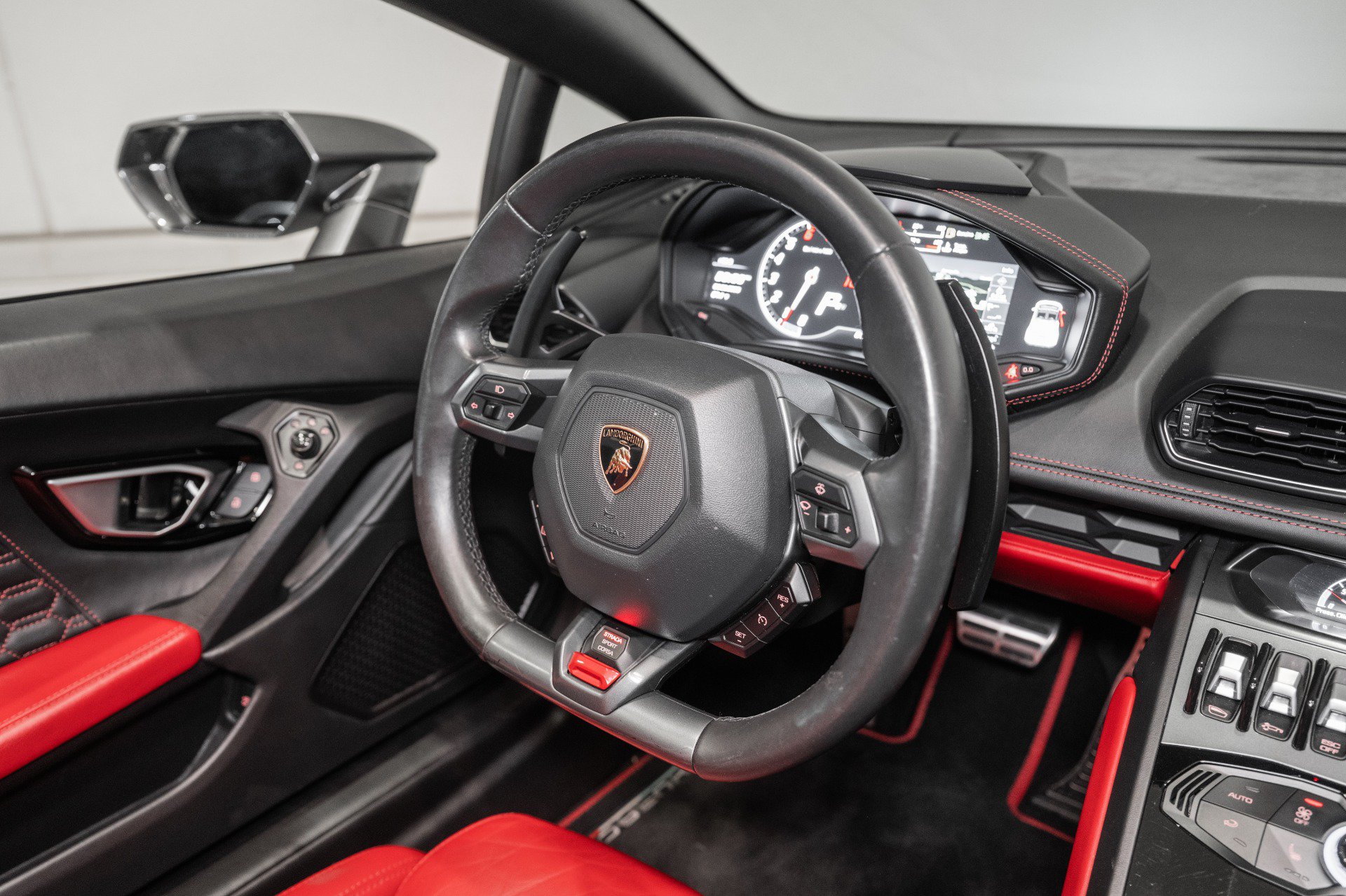 Used 2016 Lamborghini Huracan LP 610-4 AWD/4WD image 20