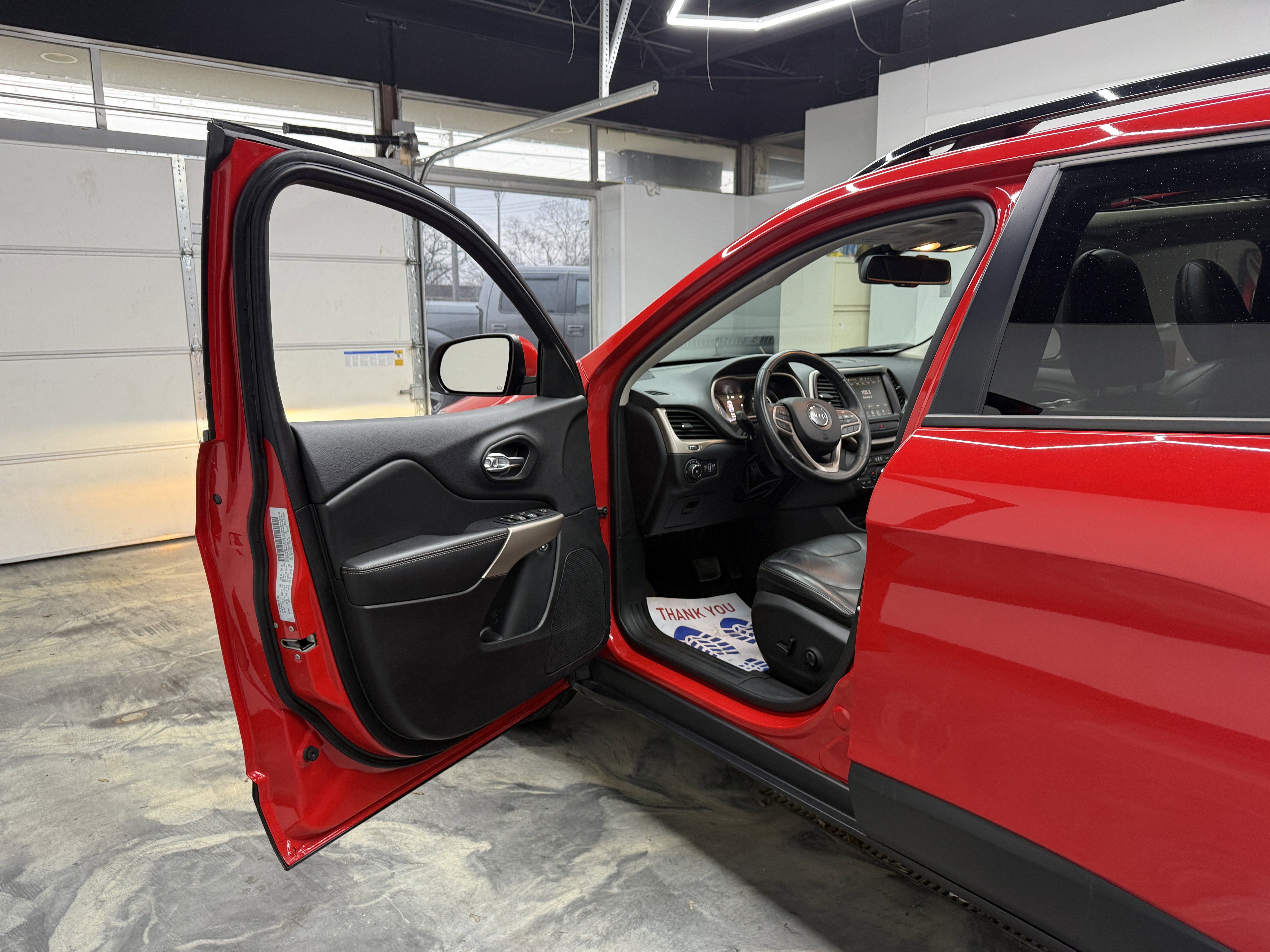 Used 2017 Jeep Cherokee High Altitude image 8