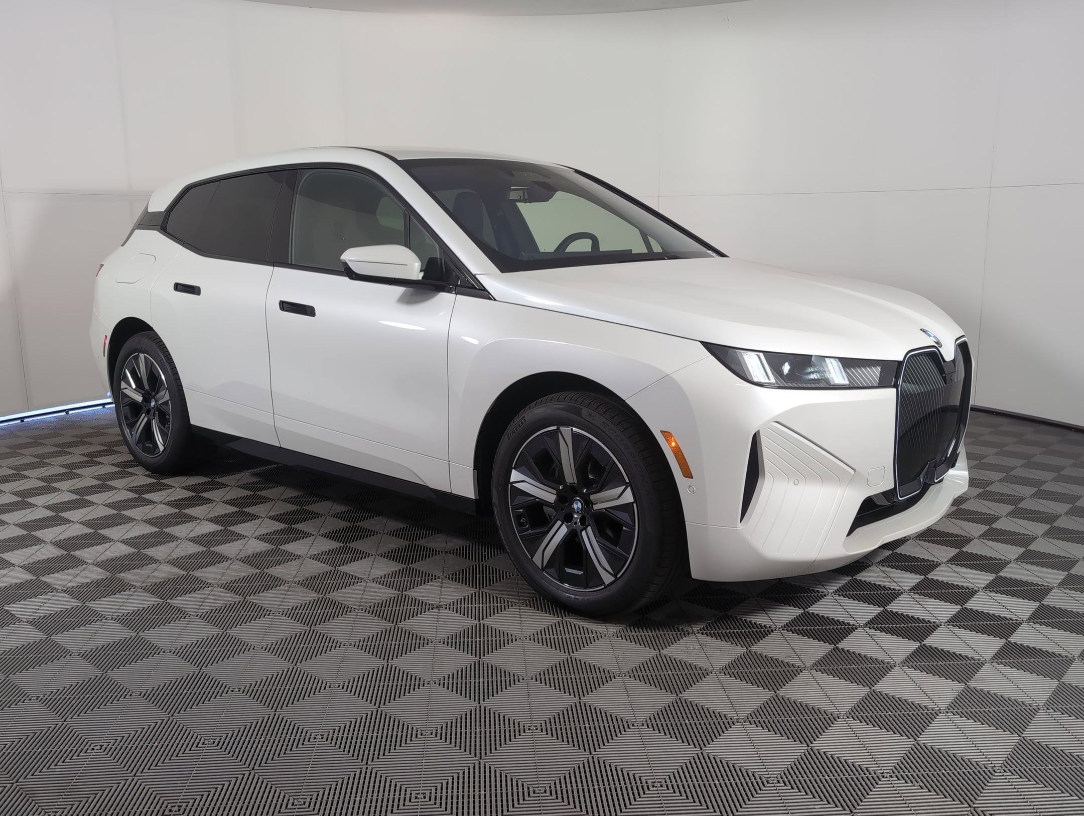 Used 2026 BMW iX xDrive45 image 6