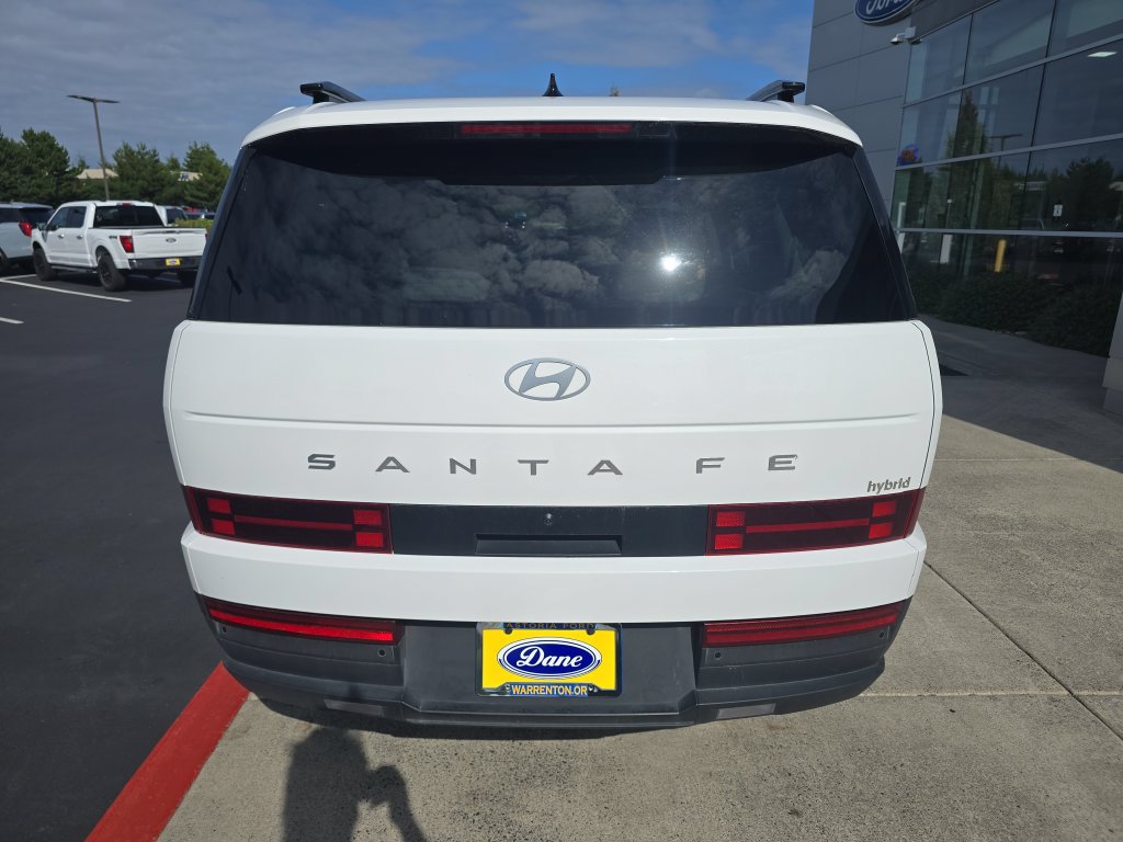 Used 2025 Hyundai Santa Fe SEL FWD image 3