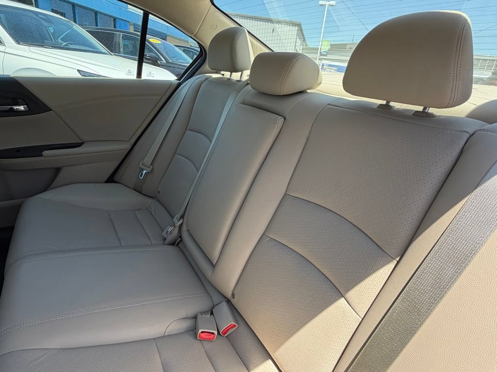 Used 2015 Honda Accord Touring image 22