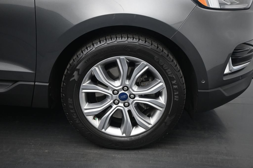 Used 2020 Ford Edge Titanium w/ Equipment Group 301A AWD/4WD image 25
