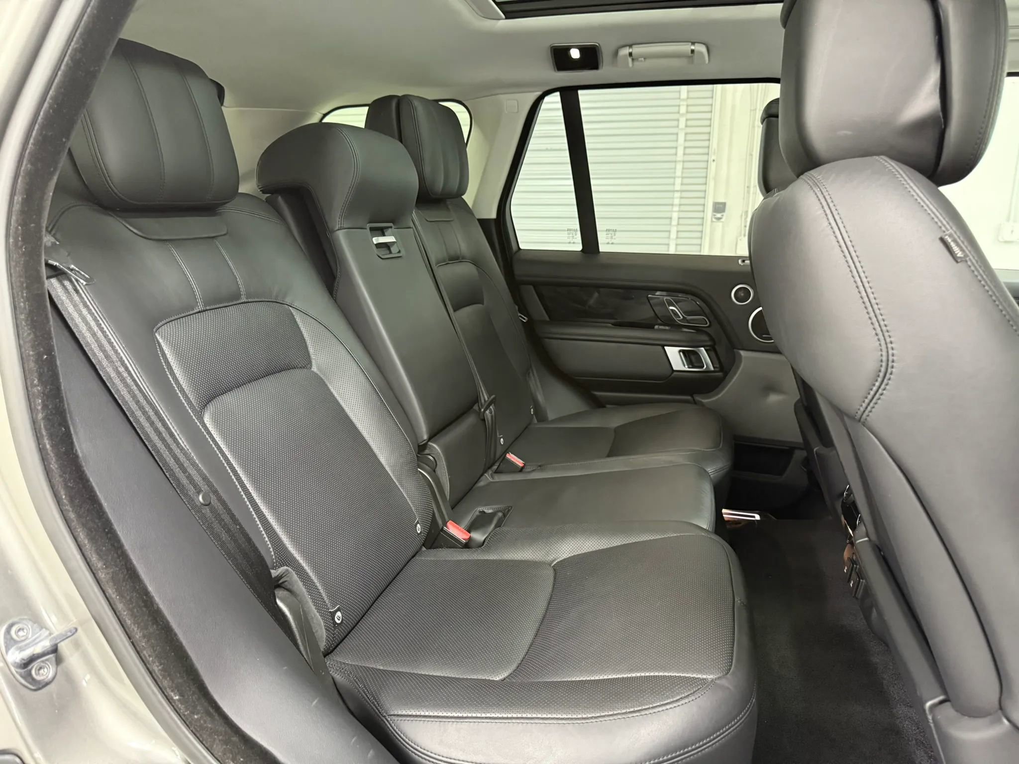 Used 2018 Land Rover Range Rover Supercharged image 47