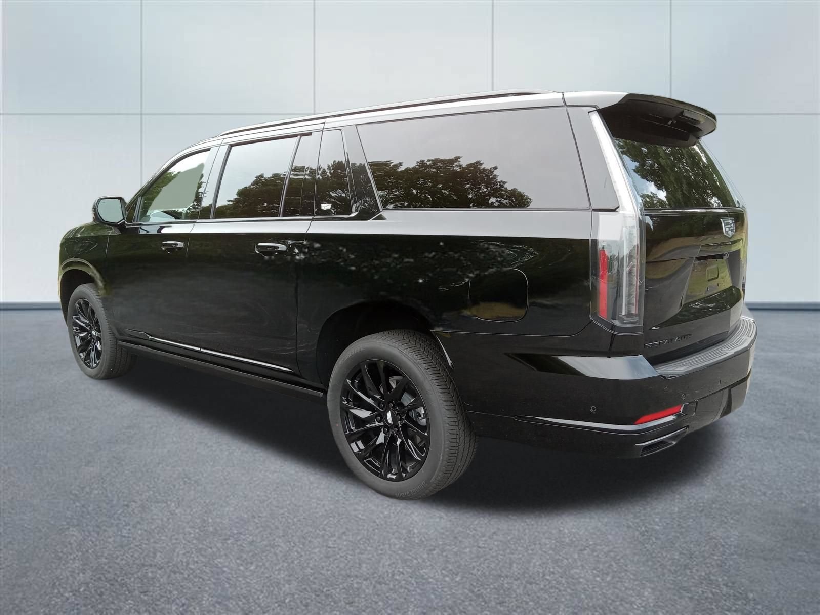 New 2026 Cadillac Escalade ESV Sport w/ LPO, ONYX Package AWD/4WD image 3