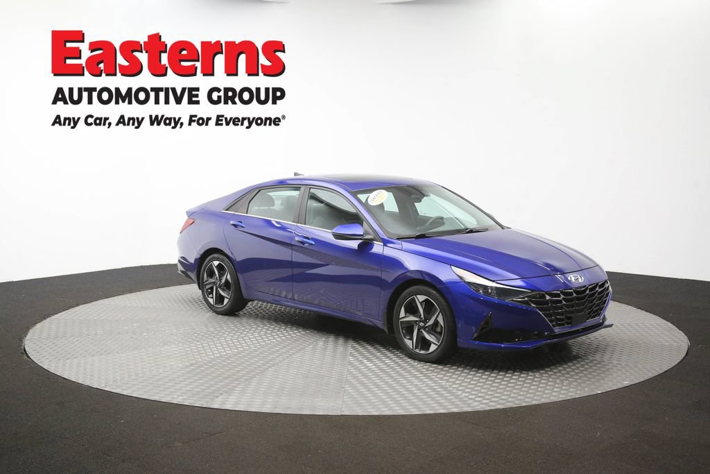 Used 2022 Hyundai Elantra SEL w/ Convenience + Premium Package FWD image 50