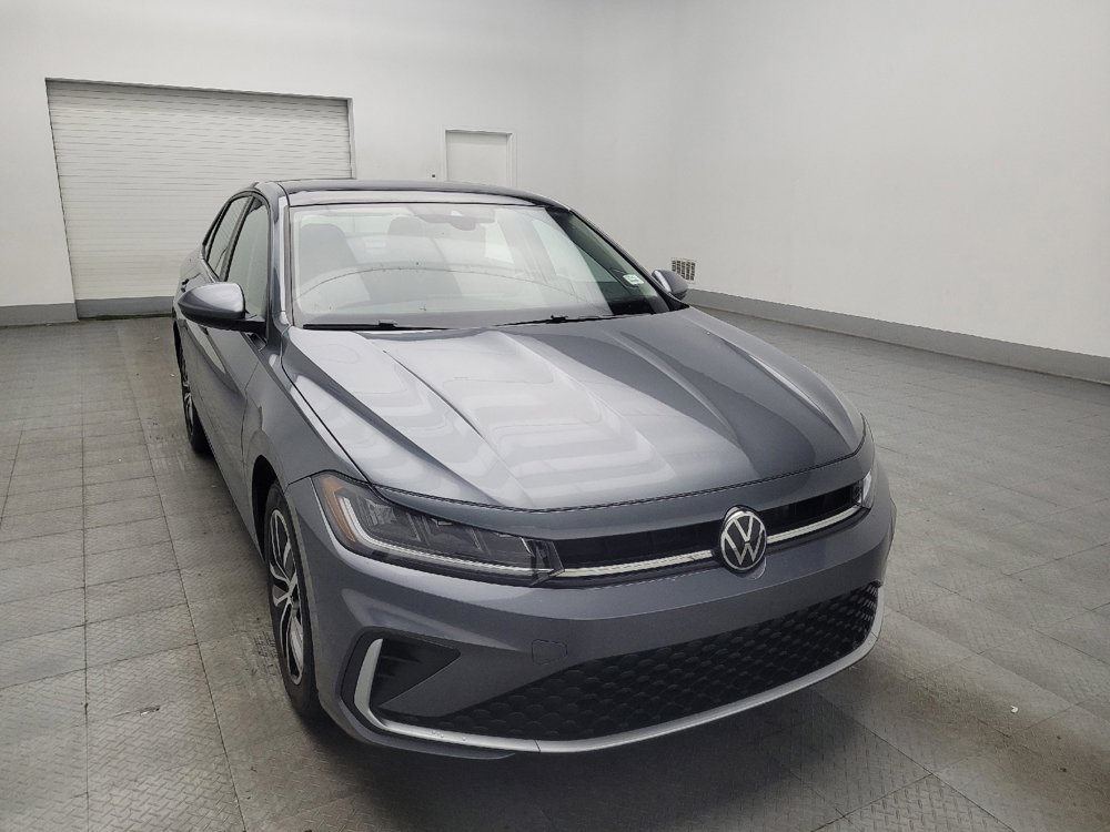 Used 2025 Volkswagen Jetta SE FWD image 13