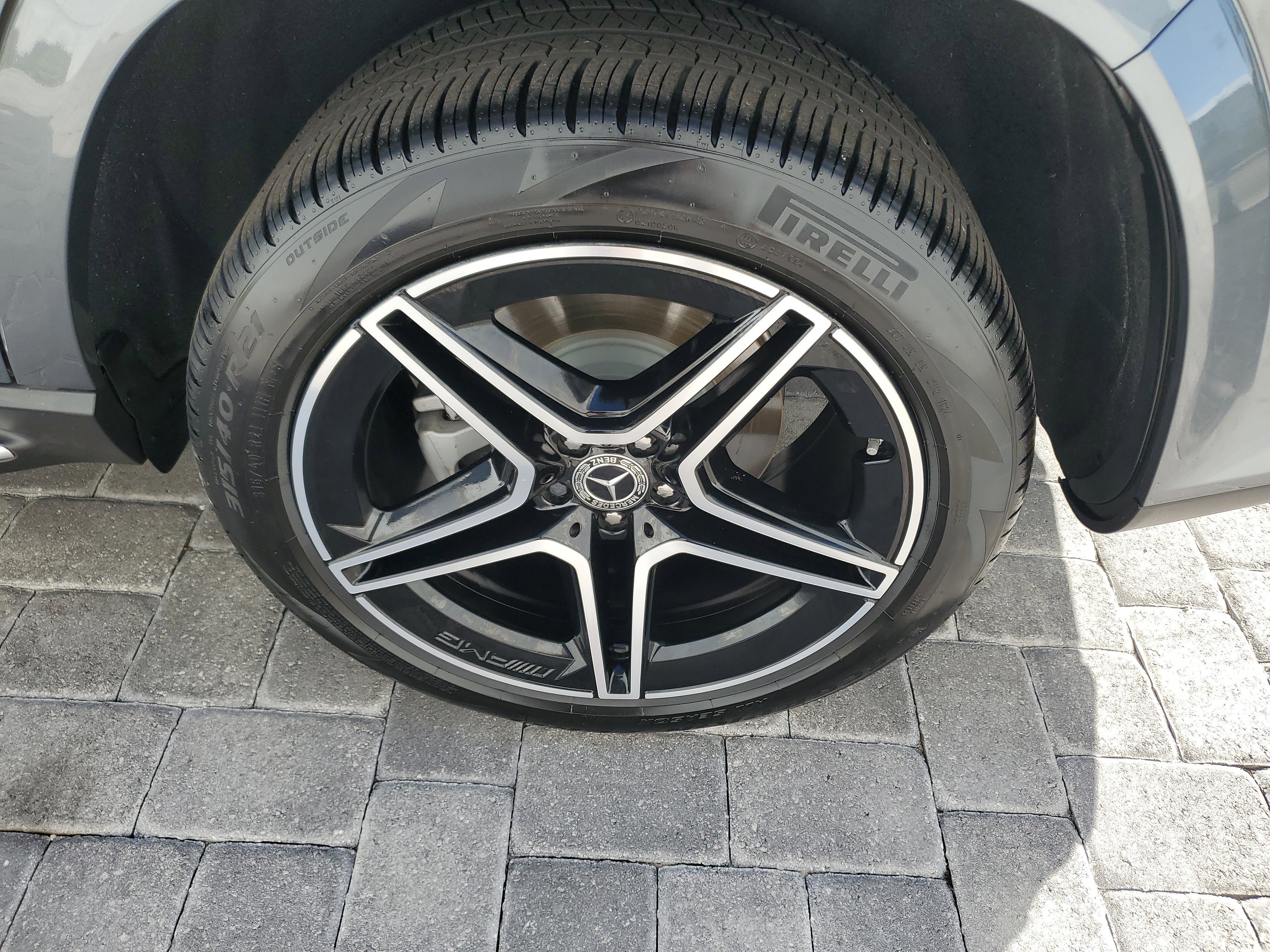 Used 2024 Mercedes-Benz GLS 450 4MATIC image 7