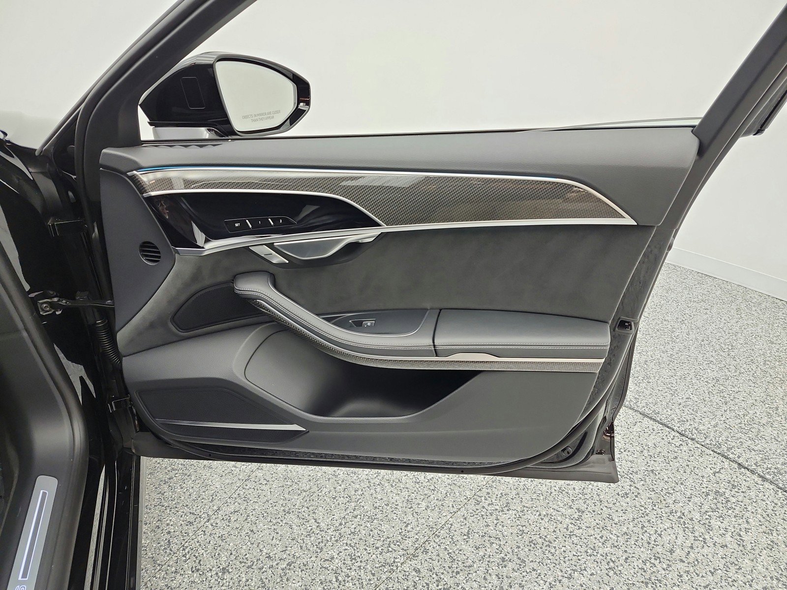 Used 2022 Audi S8 image 21