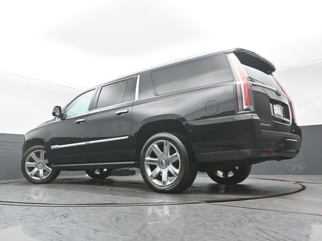 Used 2020 Cadillac Escalade ESV Premium Luxury image 31