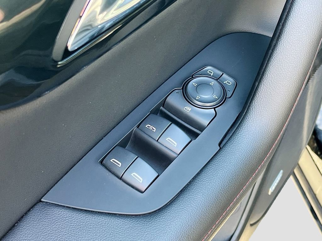 Used 2025 Chevrolet Blazer RS w/ Driver Confidence II Package image 18